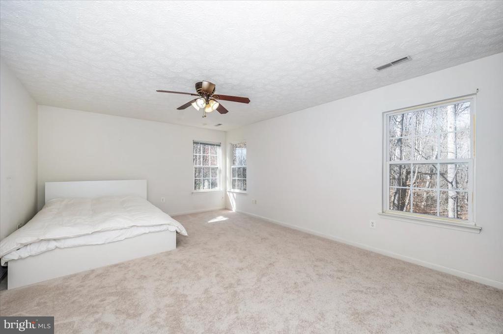 575 WINDSONG DRIVE