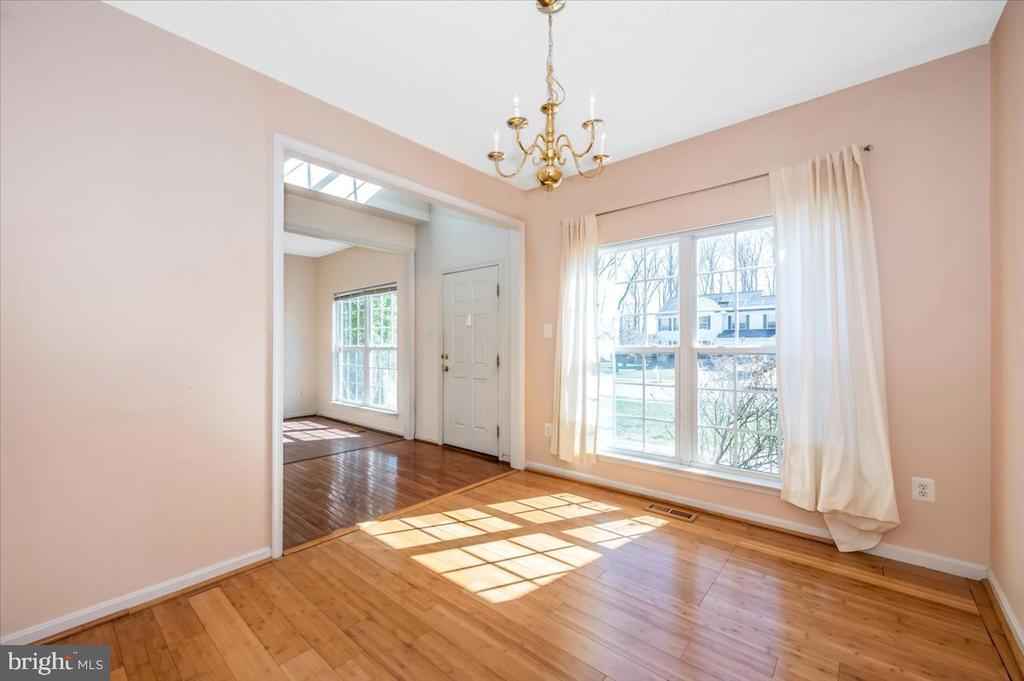 575 WINDSONG DRIVE