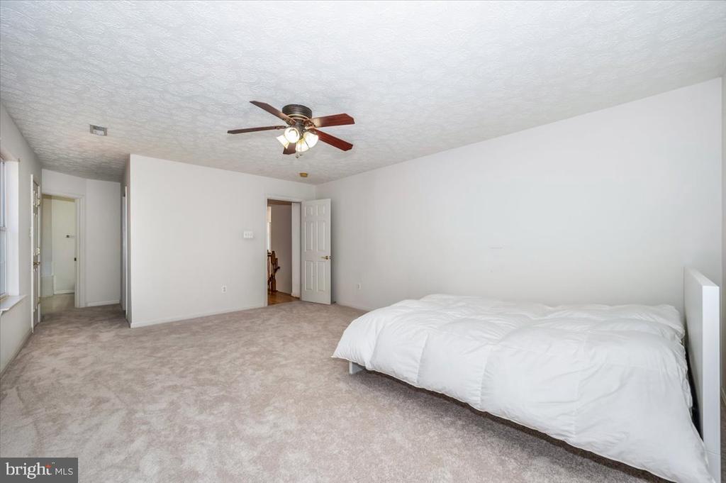 575 WINDSONG DRIVE