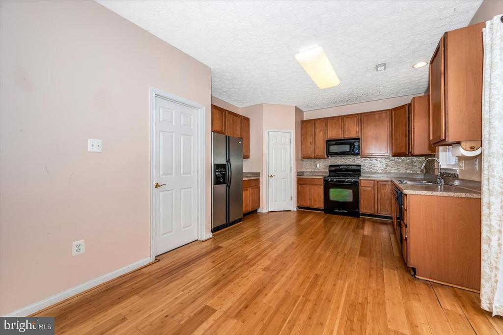 575 WINDSONG DRIVE