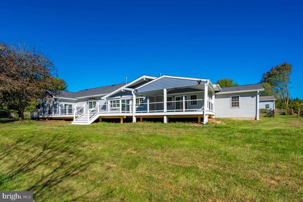 7611 HAWKINS CREAMERY ROAD