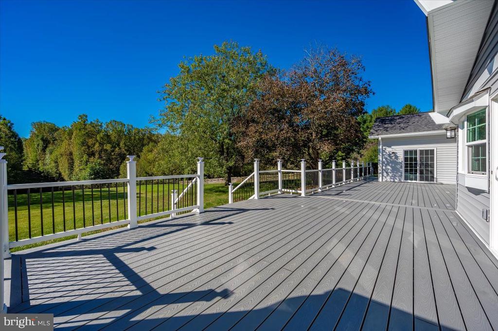 7611 HAWKINS CREAMERY ROAD
