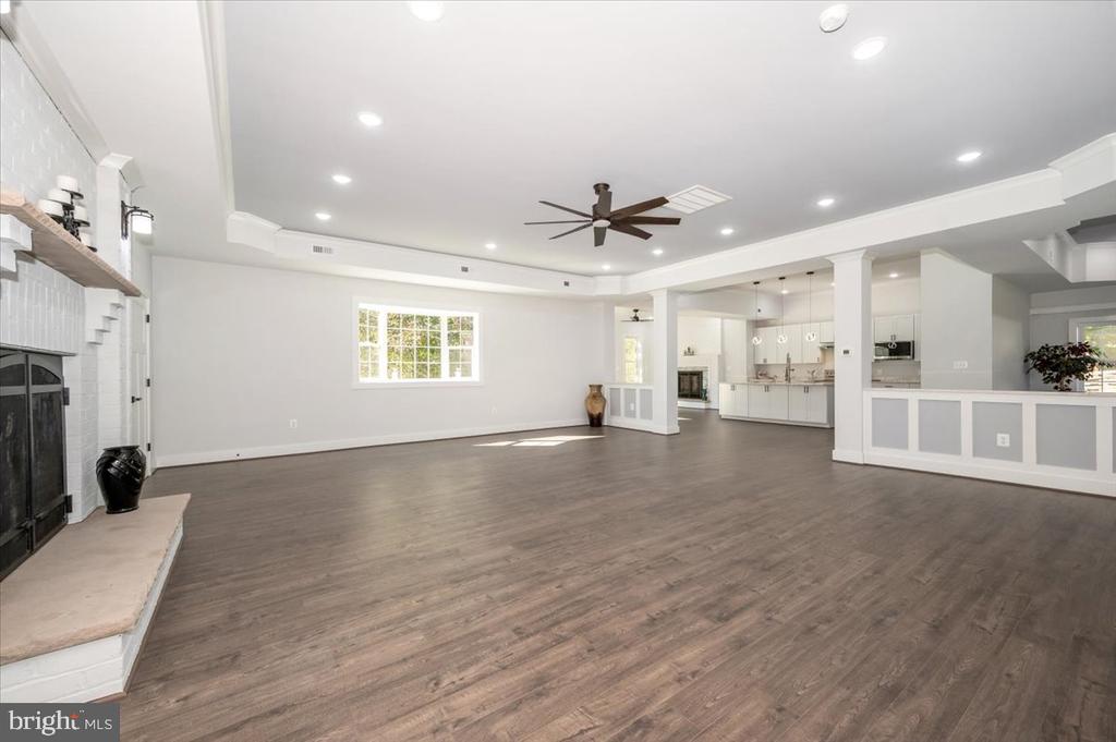 7611 HAWKINS CREAMERY ROAD