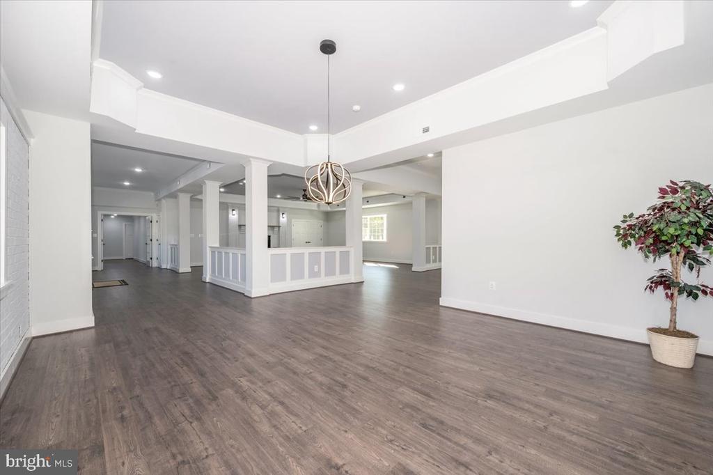 7611 HAWKINS CREAMERY ROAD