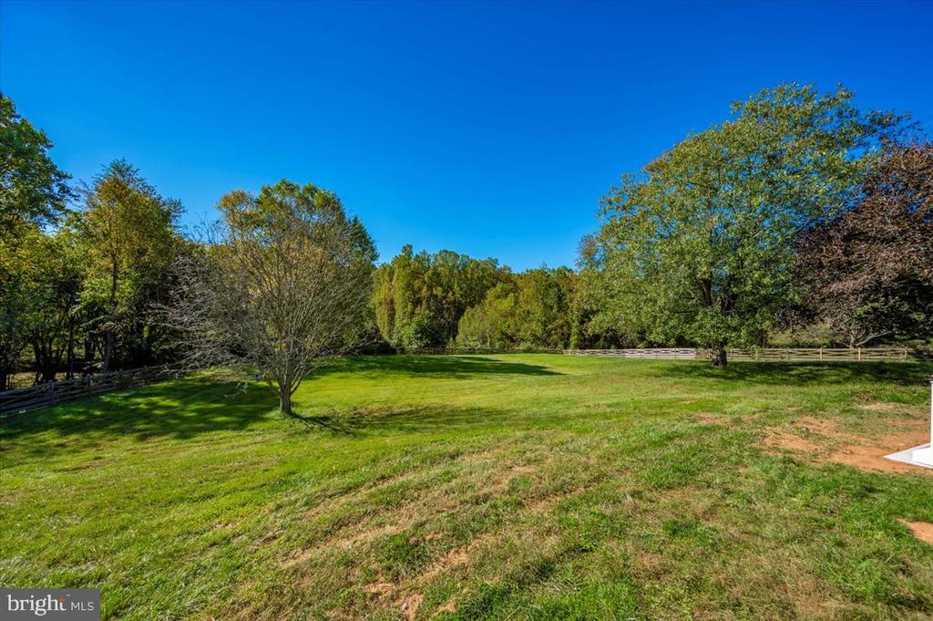 7611 HAWKINS CREAMERY ROAD