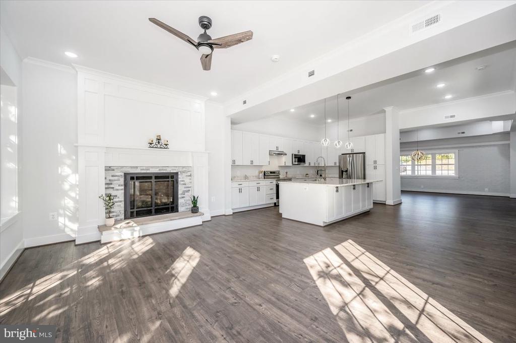 7611 HAWKINS CREAMERY ROAD
