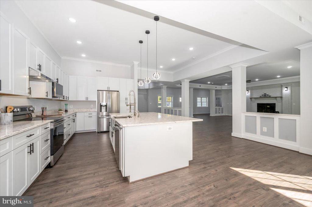 7611 HAWKINS CREAMERY ROAD