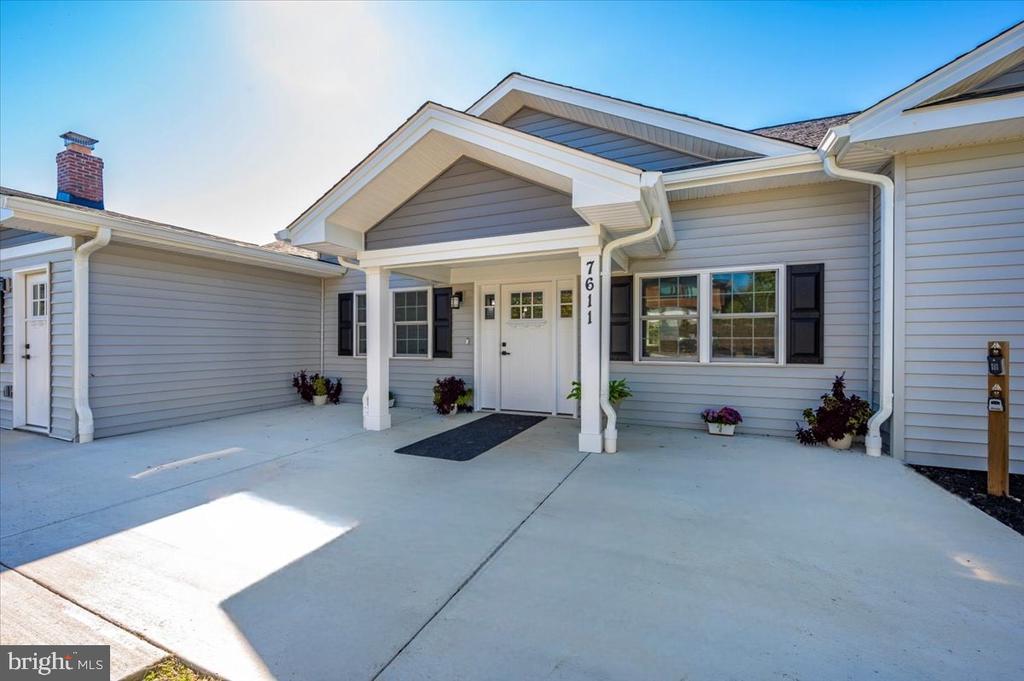 7611 HAWKINS CREAMERY ROAD