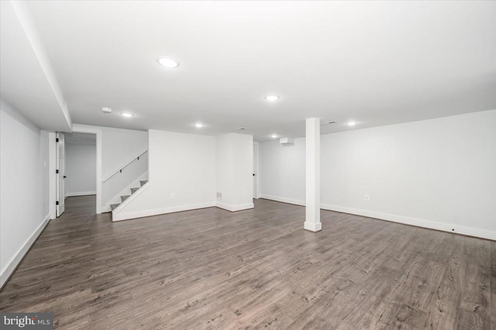 7611 HAWKINS CREAMERY ROAD