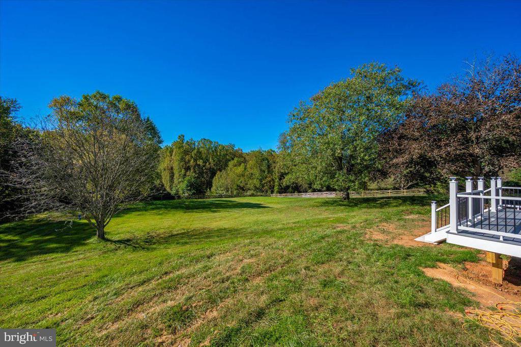 7611 HAWKINS CREAMERY ROAD