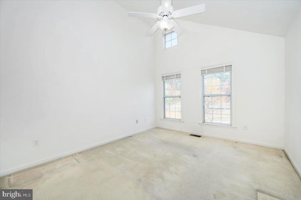 991 HILLSIDE LAKE TERRACE 906
