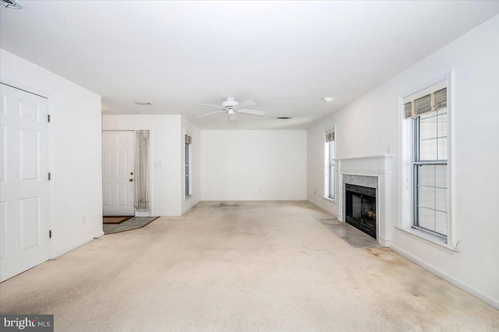 991 HILLSIDE LAKE TERRACE 906