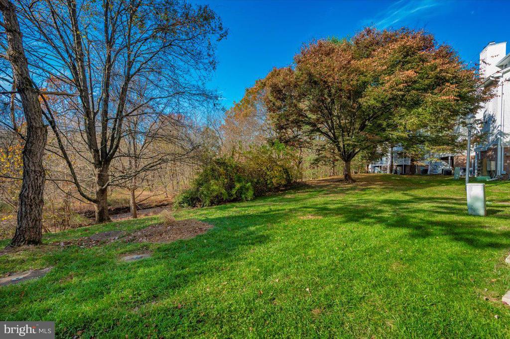 991 HILLSIDE LAKE TERRACE 906