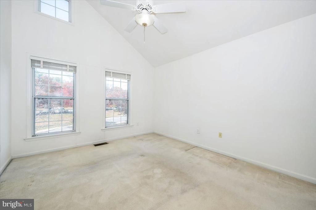 991 HILLSIDE LAKE TERRACE 906