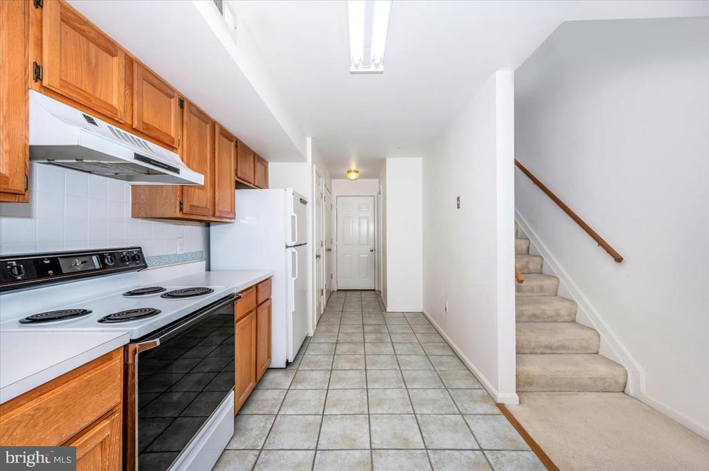 991 HILLSIDE LAKE TERRACE 906