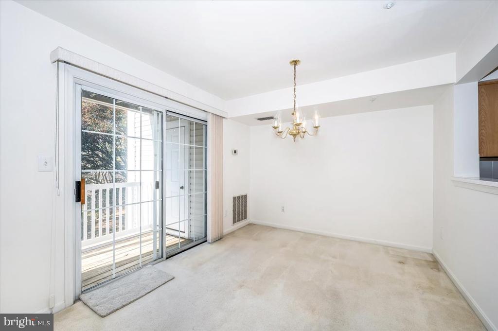 991 HILLSIDE LAKE TERRACE 906