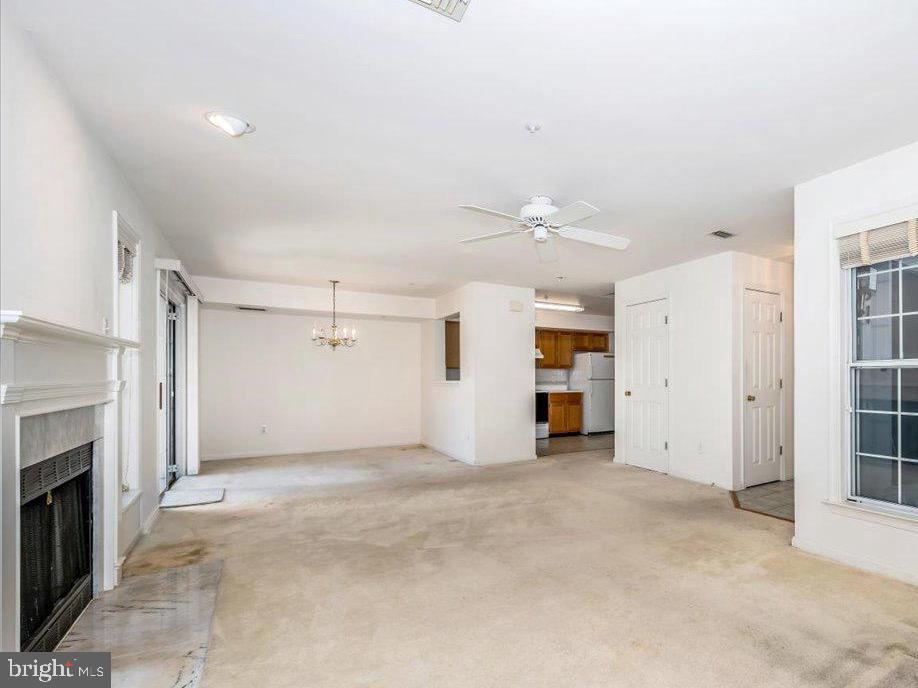 991 HILLSIDE LAKE TERRACE 906