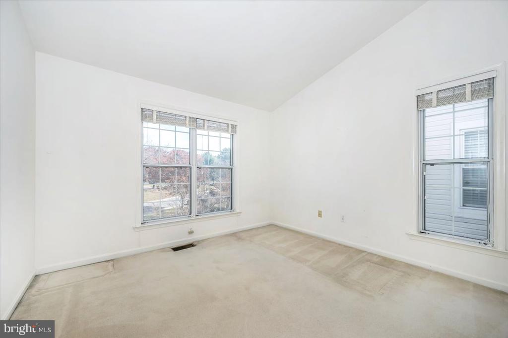 991 HILLSIDE LAKE TERRACE 906