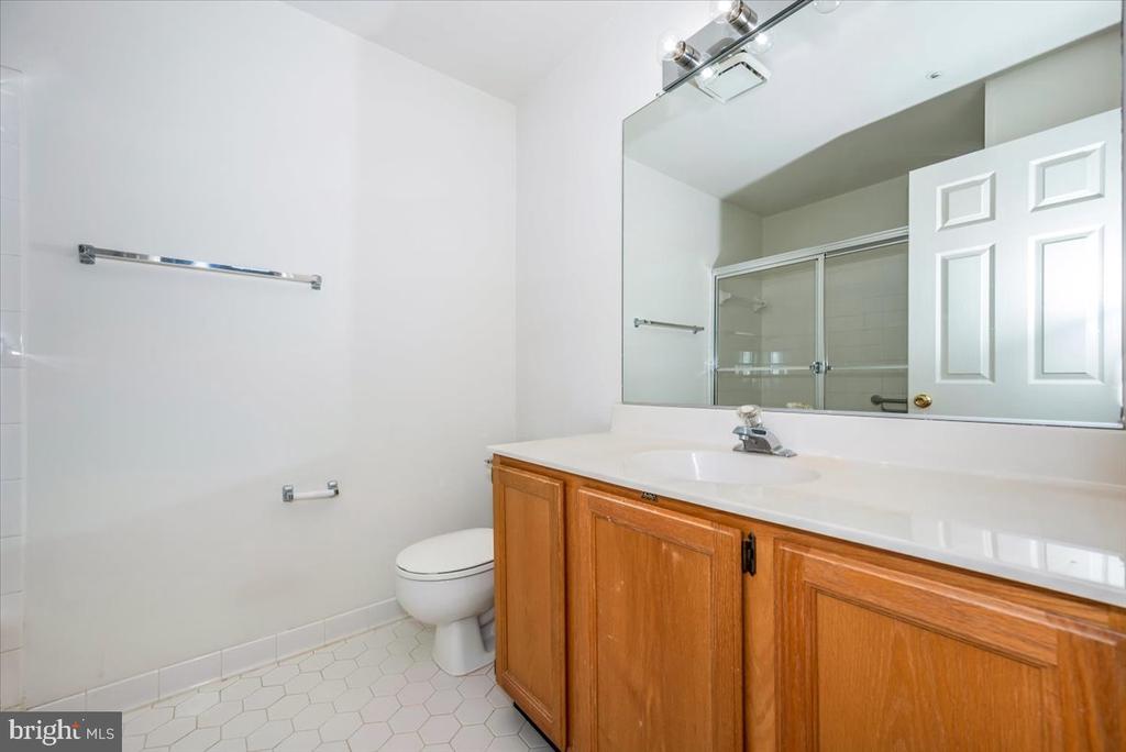991 HILLSIDE LAKE TERRACE 906