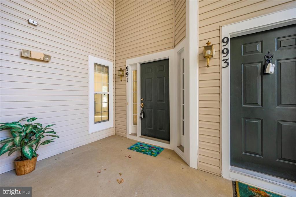 991 HILLSIDE LAKE TERRACE 906