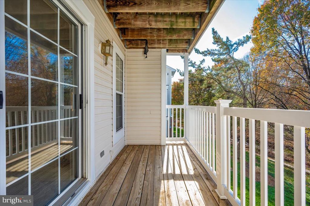 991 HILLSIDE LAKE TERRACE 906