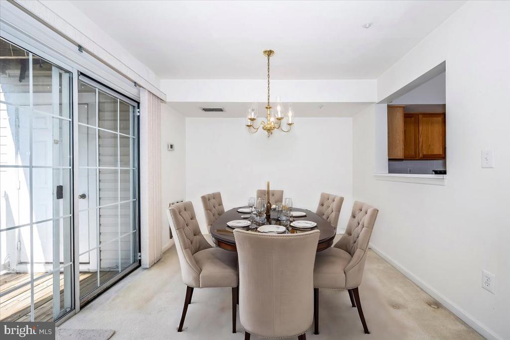 991 HILLSIDE LAKE TERRACE 906