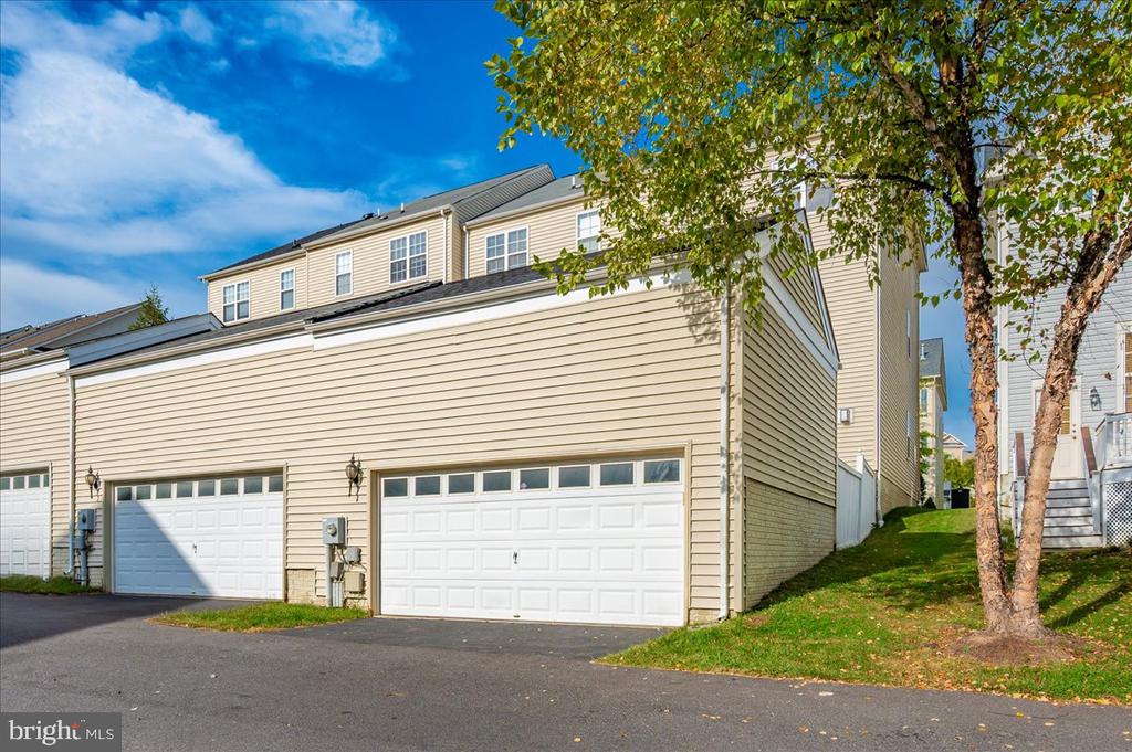 12937 CLARKS CROSSING DRIVE