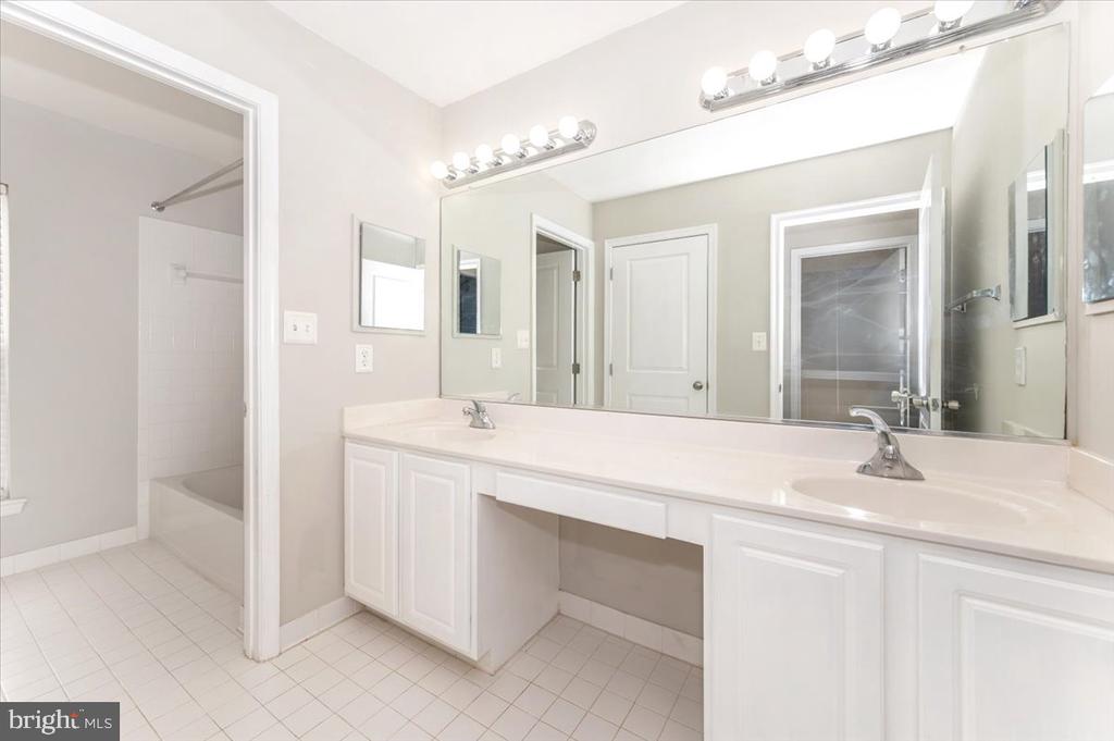 12937 CLARKS CROSSING DRIVE