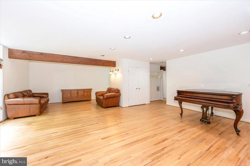 9441 HOLBROOK
