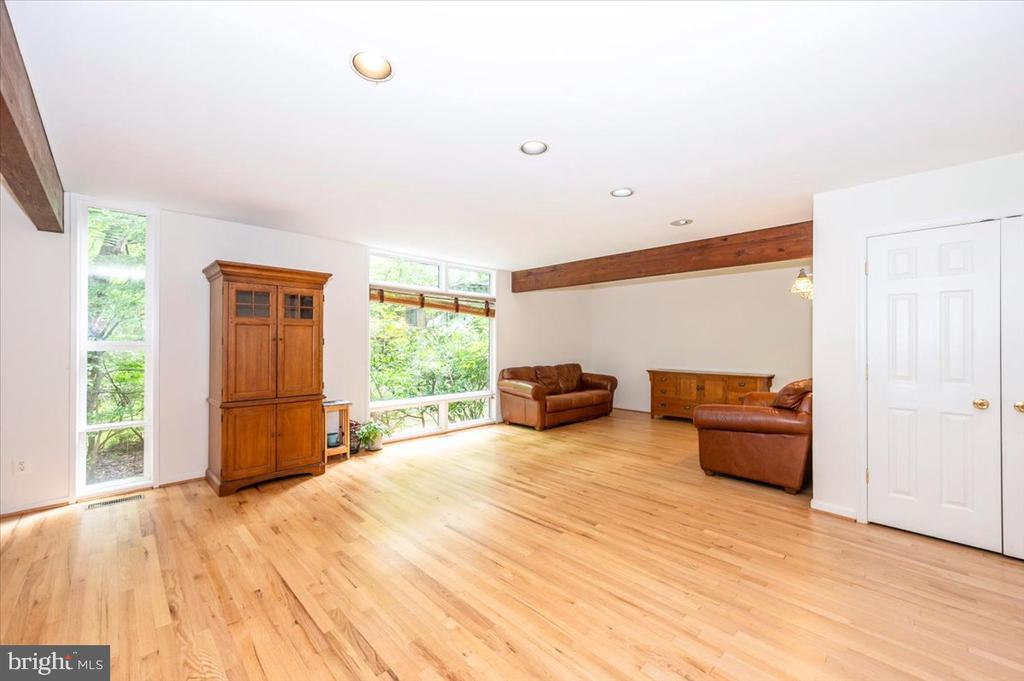 9441 HOLBROOK