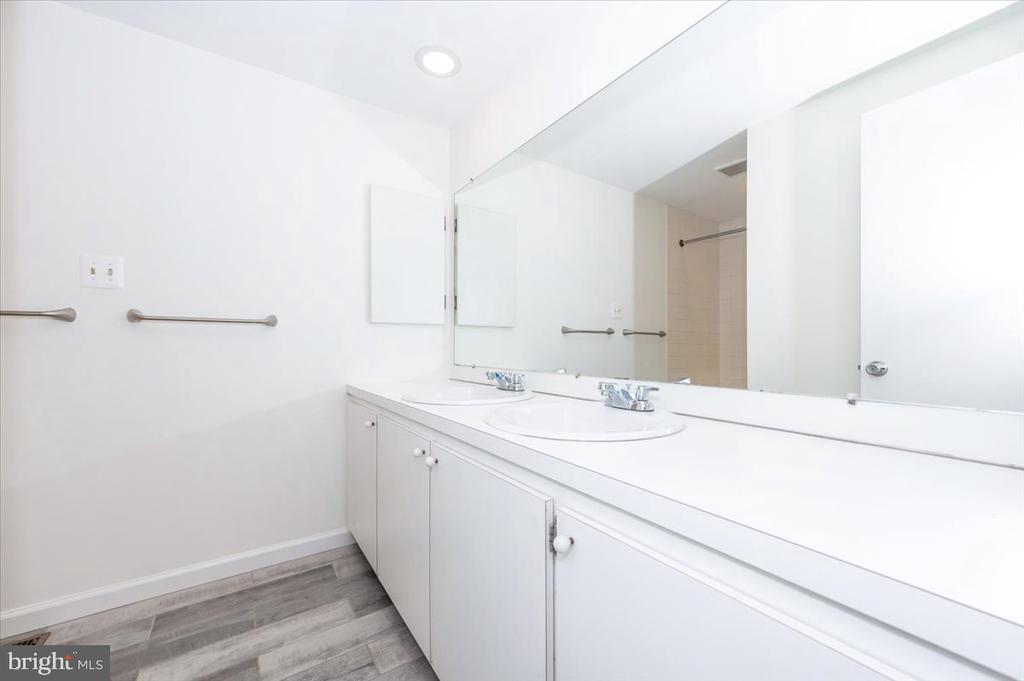 9441 HOLBROOK