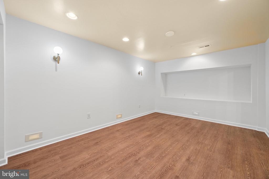 2408 GREEN GINGER CIRCLE