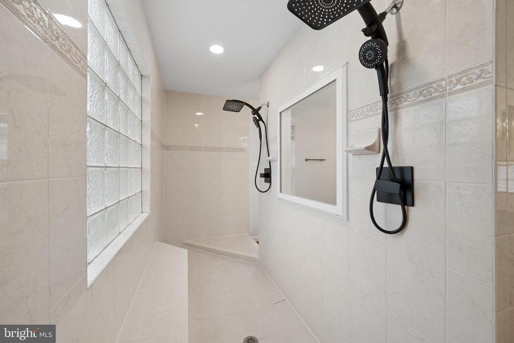 2408 GREEN GINGER CIRCLE