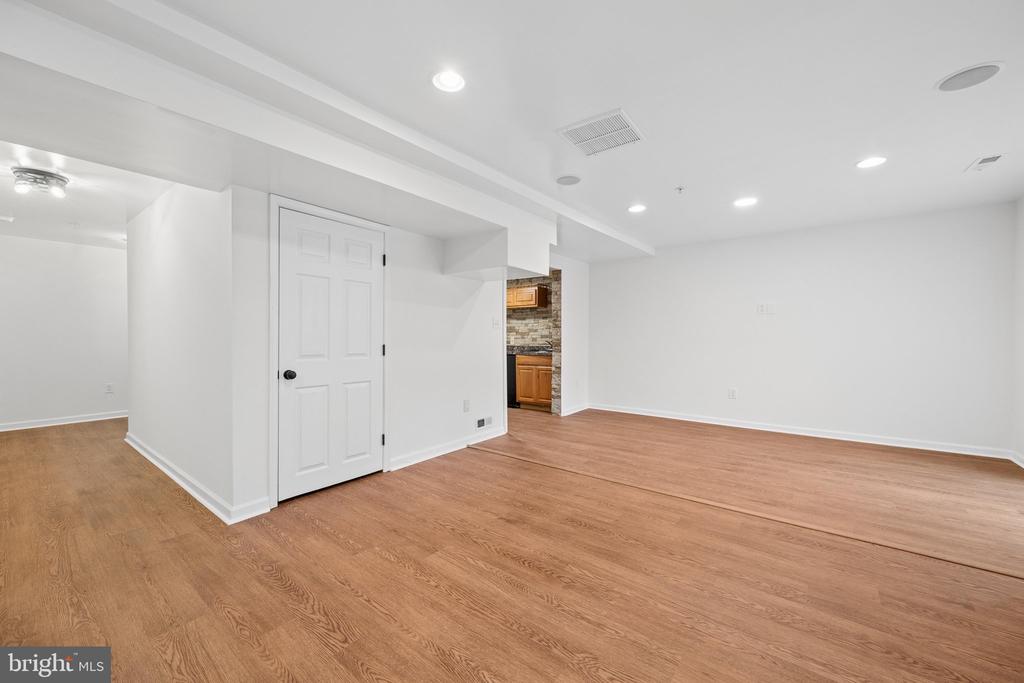 2408 GREEN GINGER CIRCLE