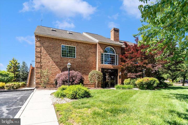 1261 LINDSAY LANE