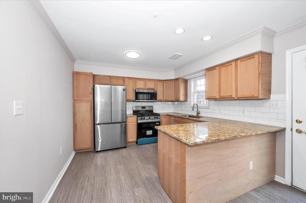 1261 LINDSAY LANE