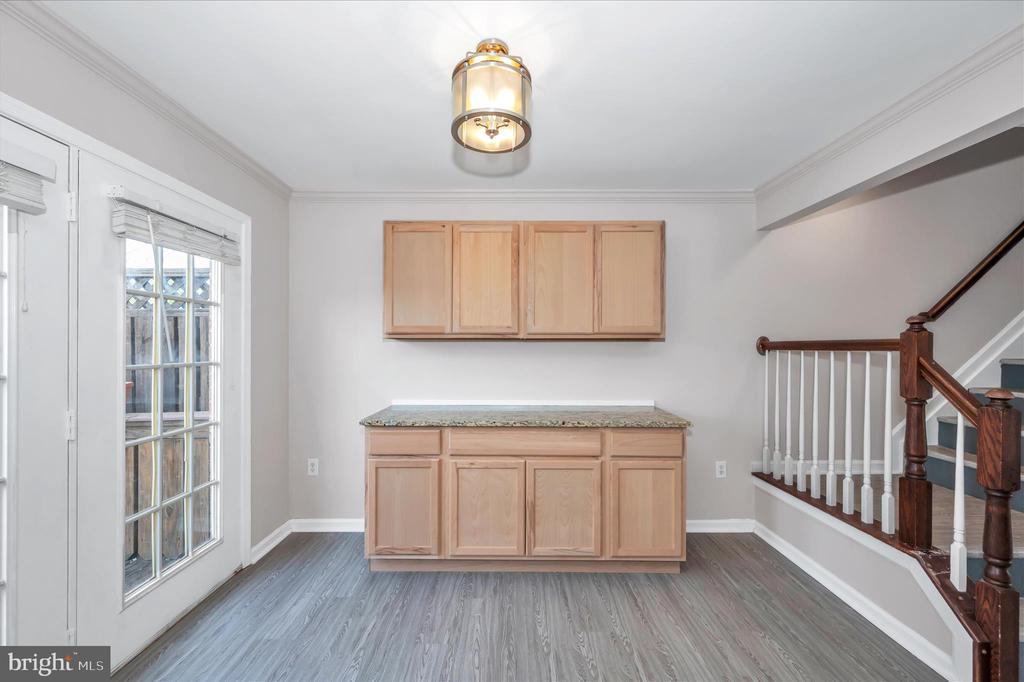 1261 LINDSAY LANE