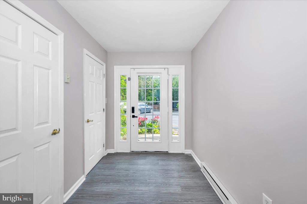 1261 LINDSAY LANE
