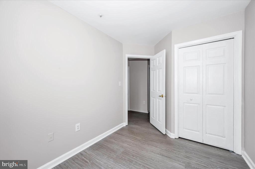 1261 LINDSAY LANE