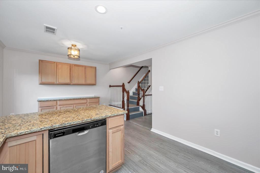 1261 LINDSAY LANE