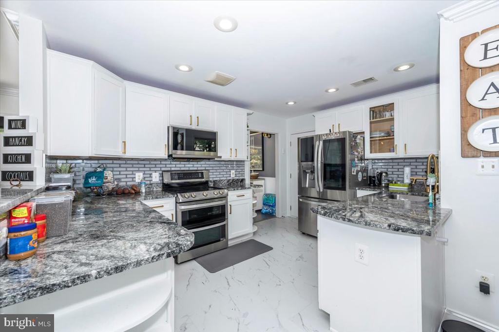 6109 COLCHESTER ROAD
