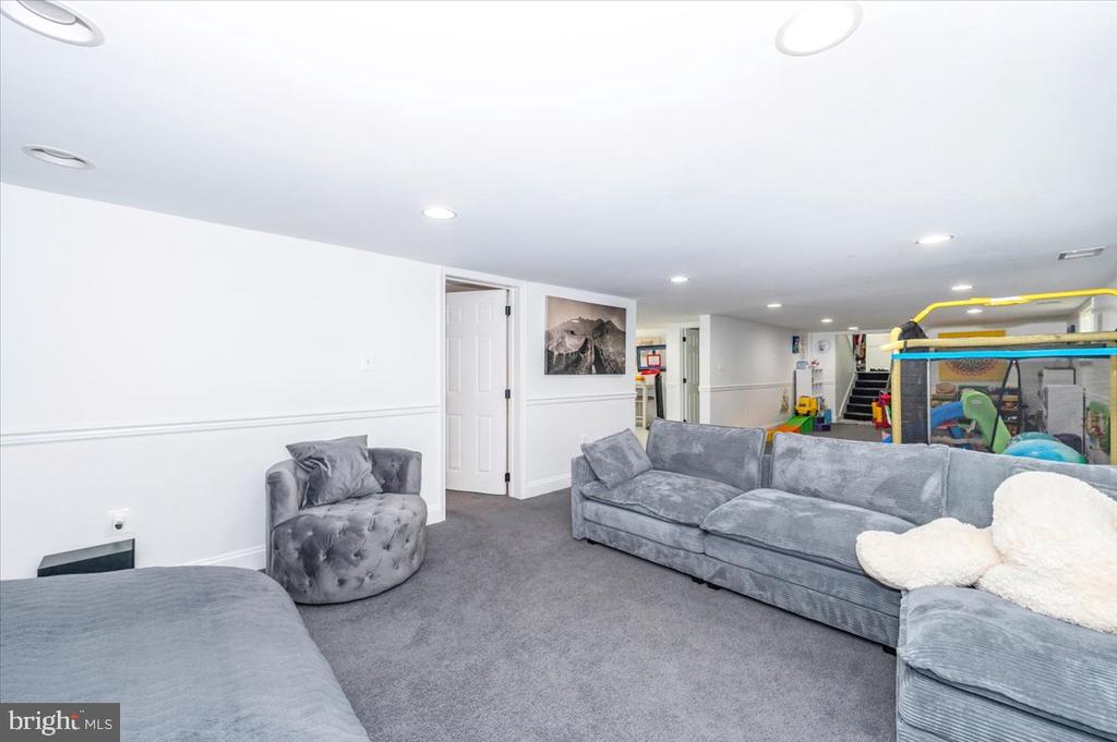 6109 COLCHESTER ROAD