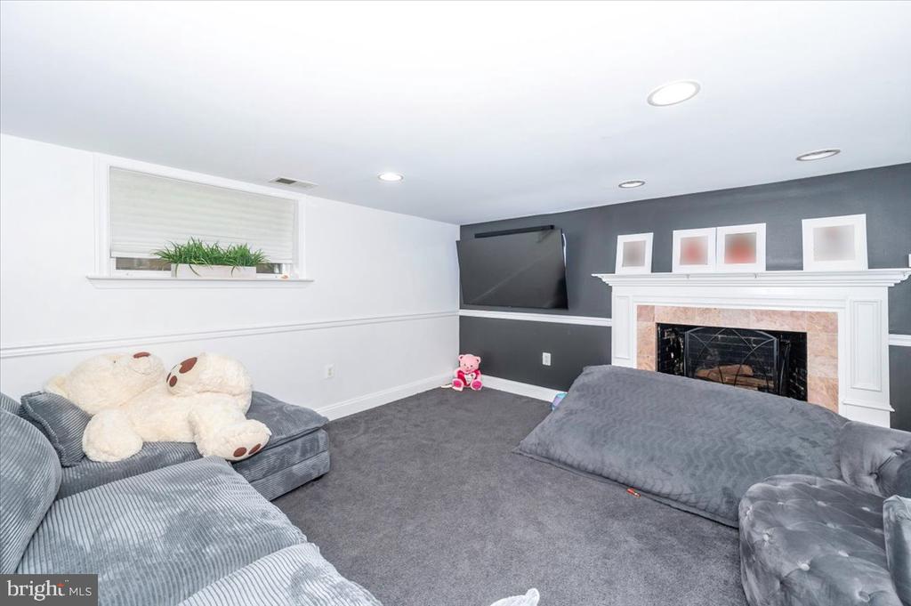 6109 COLCHESTER ROAD
