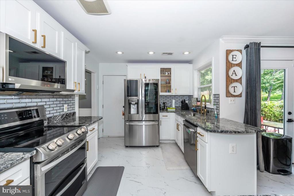 6109 COLCHESTER ROAD