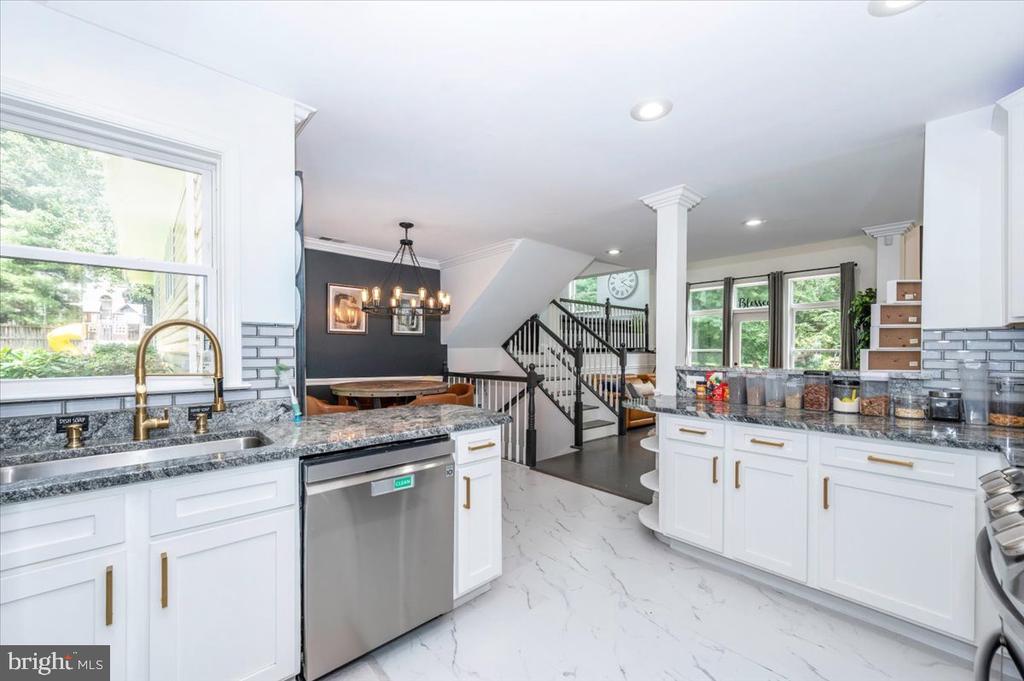 6109 COLCHESTER ROAD