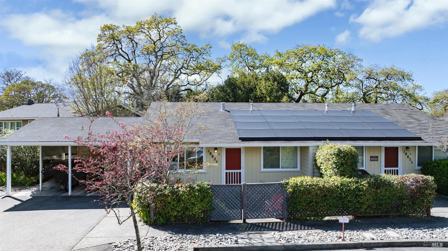 18823-18825 Beatrice Dr S