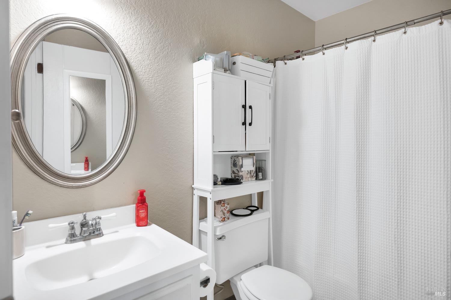 18823-18825 Beatrice Dr S