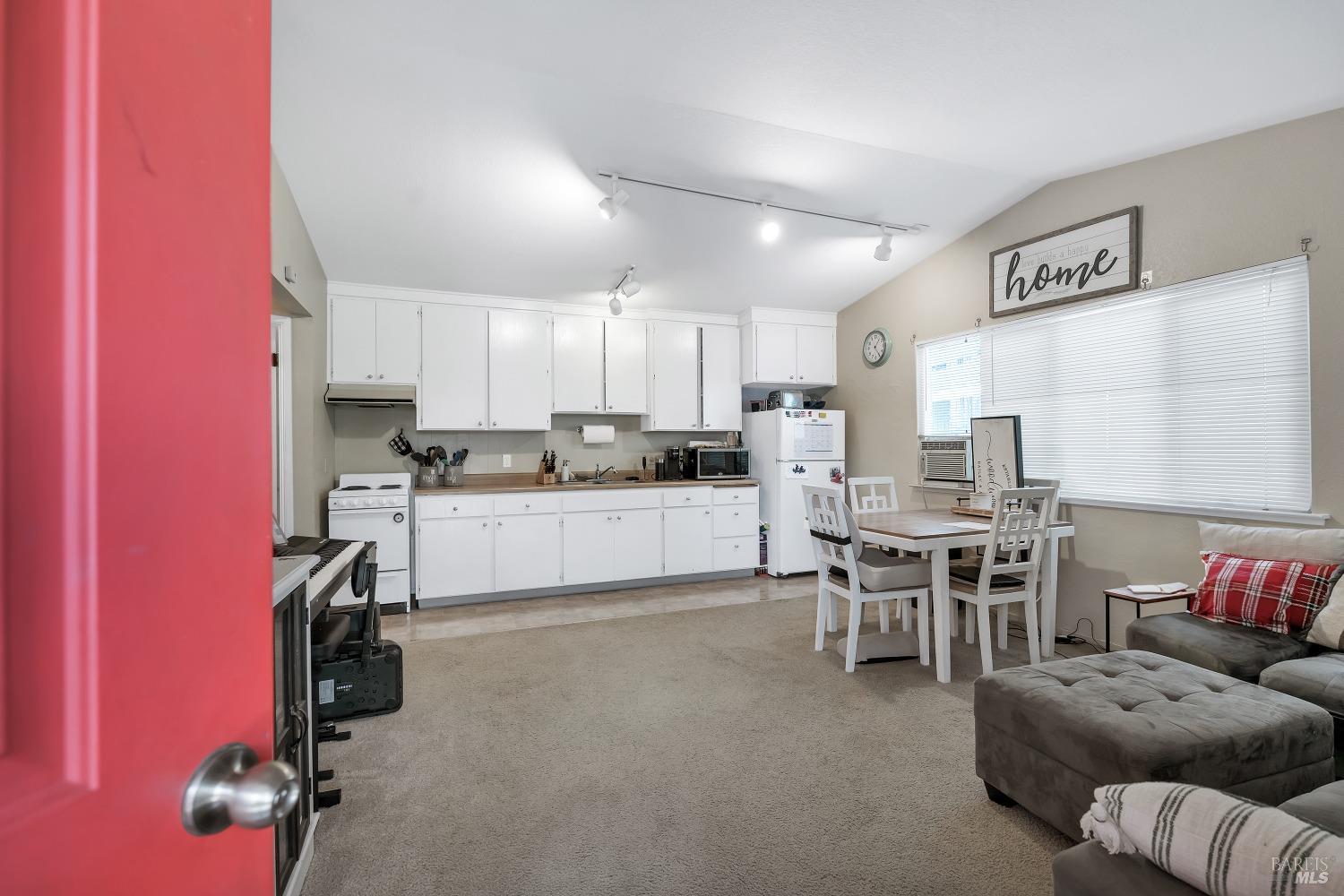 18823-18825 Beatrice Dr S