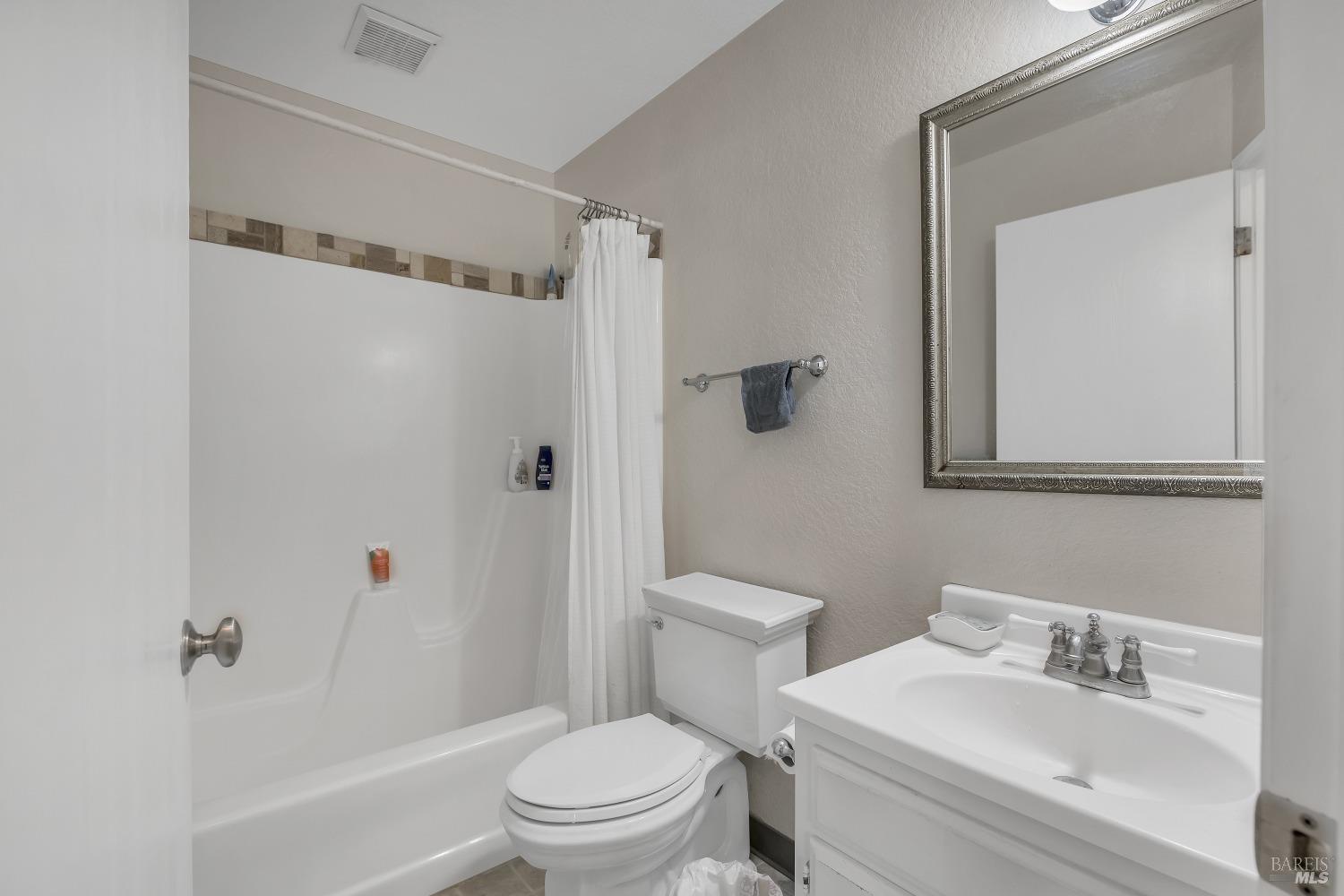 18823-18825 Beatrice Dr S