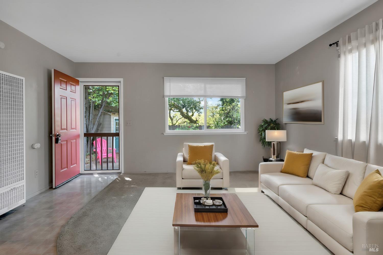 18823-18825 Beatrice Dr S